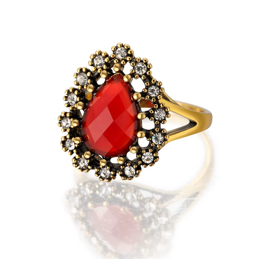 Bague en forme de goutte d'eau intégrée en diamant plaqué or creux à la mode, bijoux à main en allia