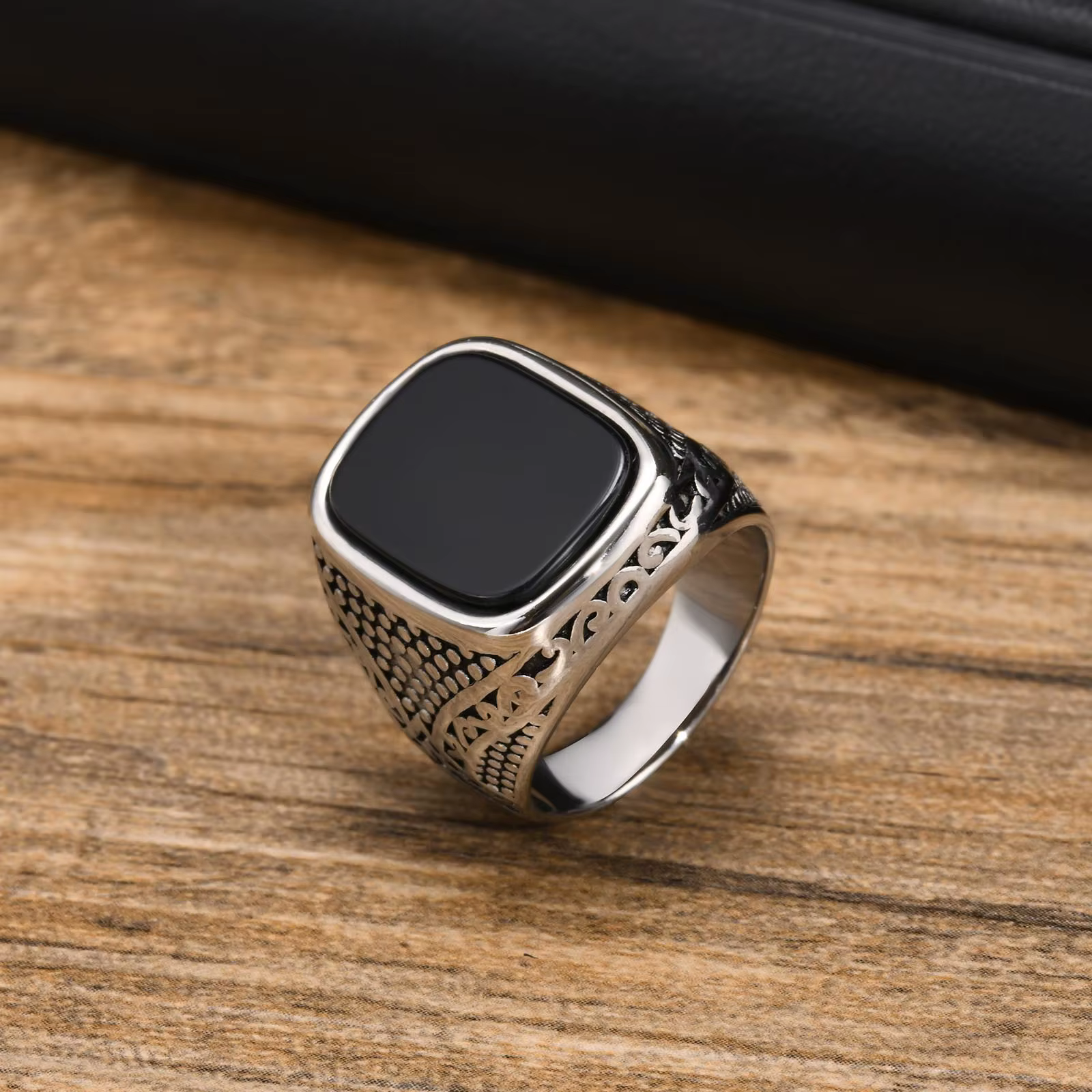 Vnox Rock Punk Onyx Stone Bagues pour hommes, bague chevalière élégante en métal solide en acier ino