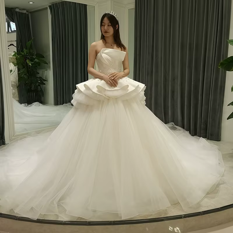 SL-8302 Personnalisé robe de mariée boutique en ligne célébrité satin perlé Hors épaule haute qualit