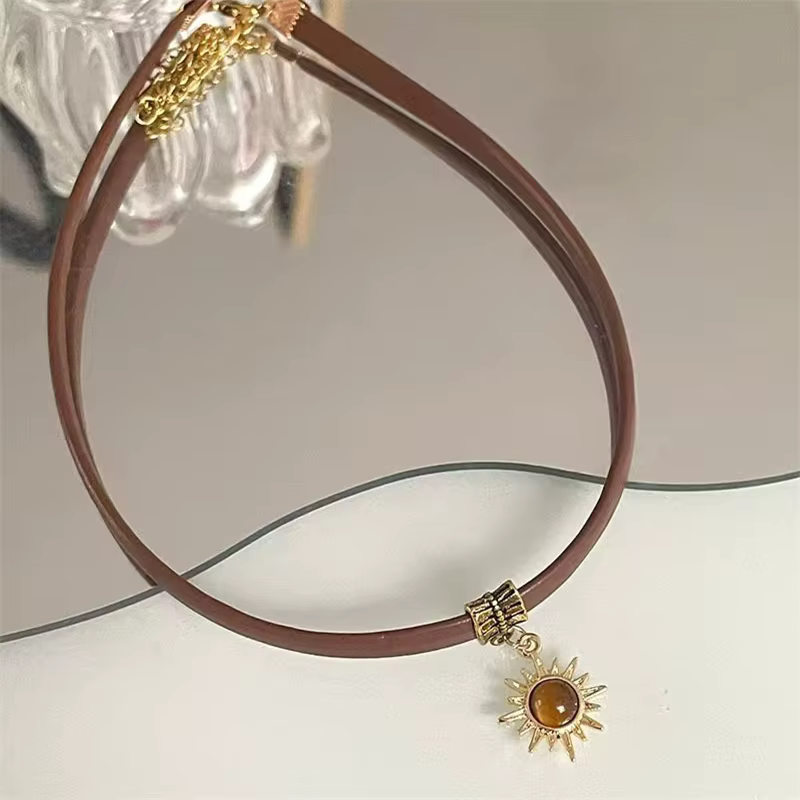 Collier ras du cou en cuir PU marron pour femmes, pendentif soleil en pierre Vintage, tendance, bijo