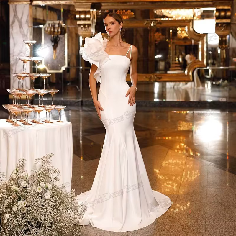 Robes de mariée classiques, robes de mariée vintage, robes sans manches et dos nu pour soirée formel