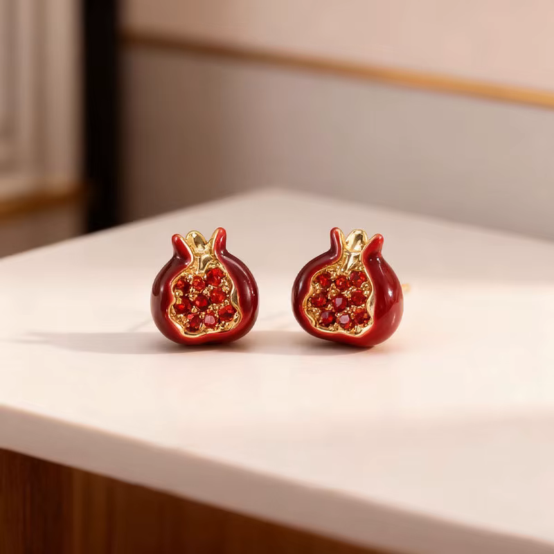 Boucles d'oreilles exquises de la série grenade rouge pour femmes, boucles d'oreilles simples et mig