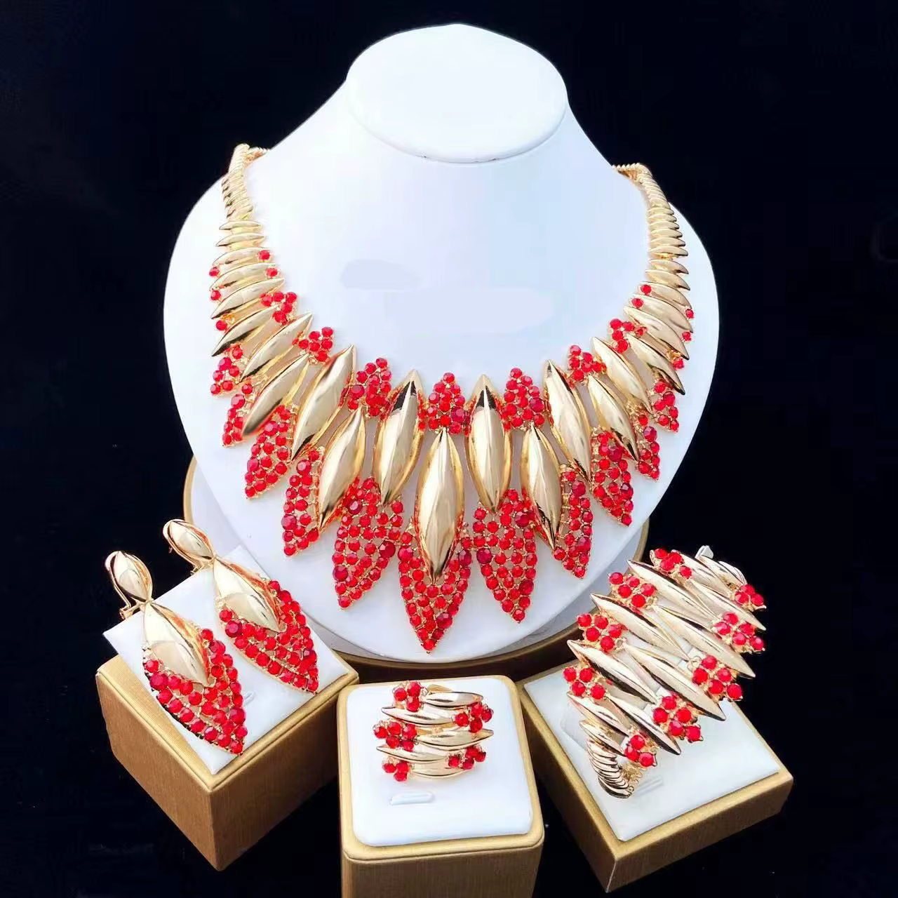 Ensemble de bijoux plaqué or 18 carats de Dubaï pour femmes, collier, boucles d'oreilles, bracelet e