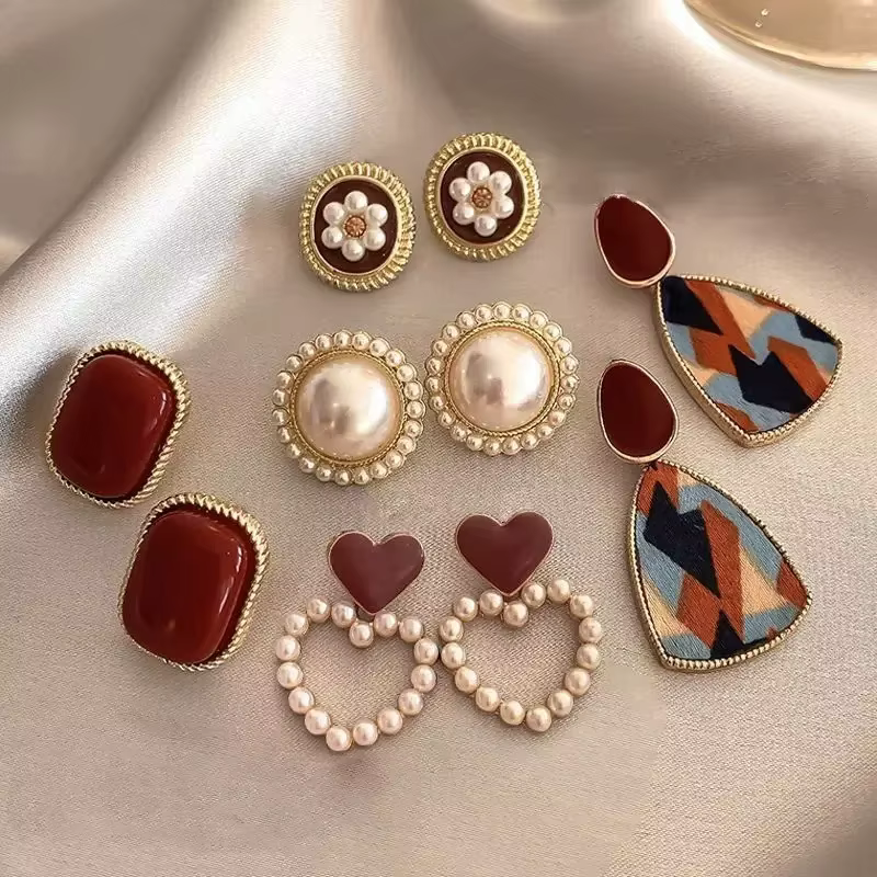 Cinq paires de boucles d'oreilles rétro style Hong Kong, rouge vin, tempérament féminin, boucles d'o
