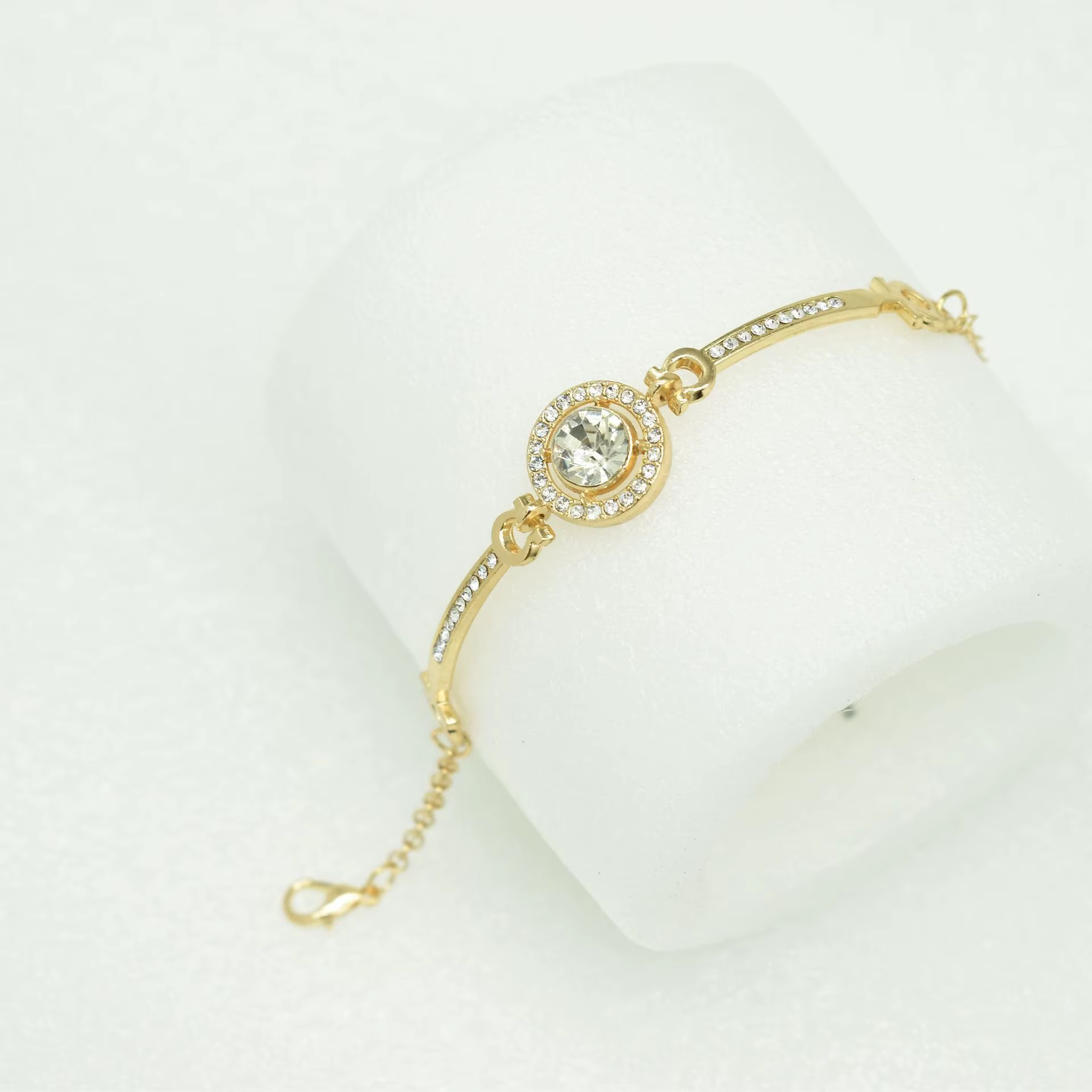 Bracelets géométriques en Zircon pour femmes, en alliage, mode OL, tempérament Noble, bijoux à brelo