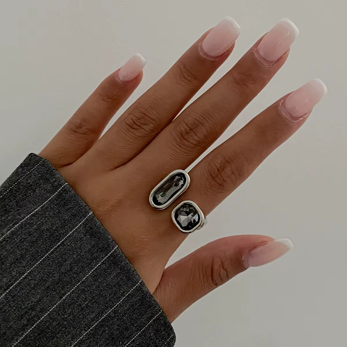 Bagues en cristal irrégulières de qualité supérieure pour femmes, bague en pierre élégante pour mari