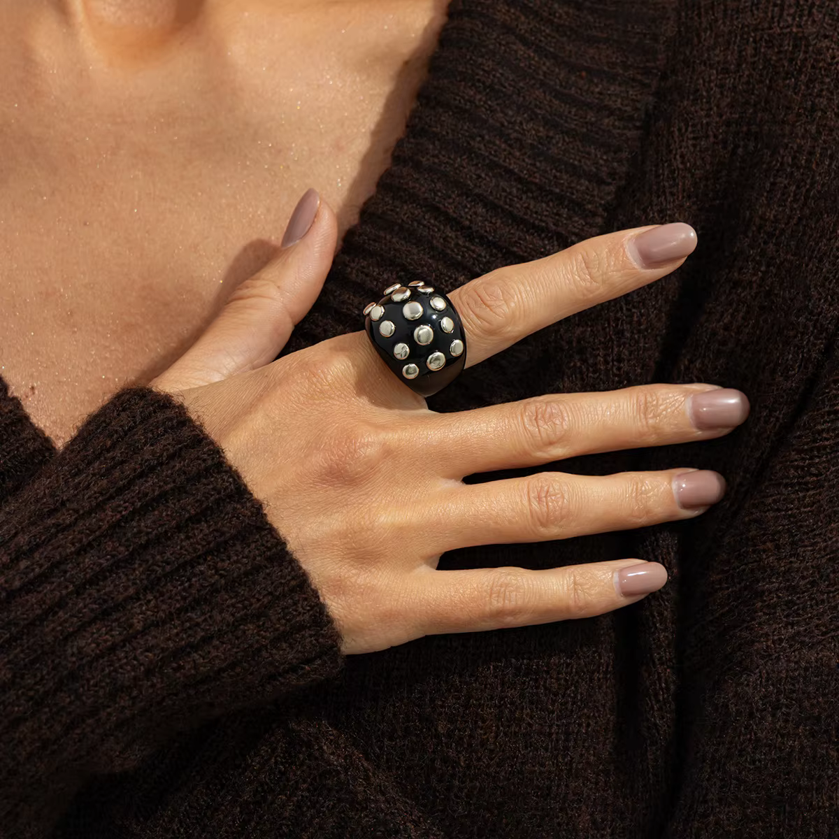 Bague large tendance vintage en résine épaisse pour femme, style punk Y2K avec rivets argentés exagé