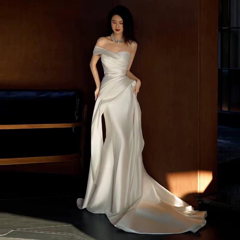 Robe de mariée légère française en Satin, asymétrique épaule dénudée, jupe queue de poisson, robe de