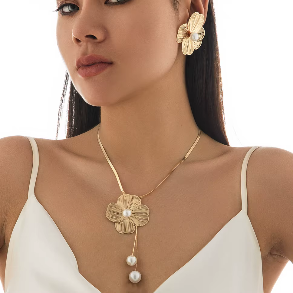 Ingemark romantique fleur pétale Imitation perle pendentif collier ras du cou boucles d'oreilles fem