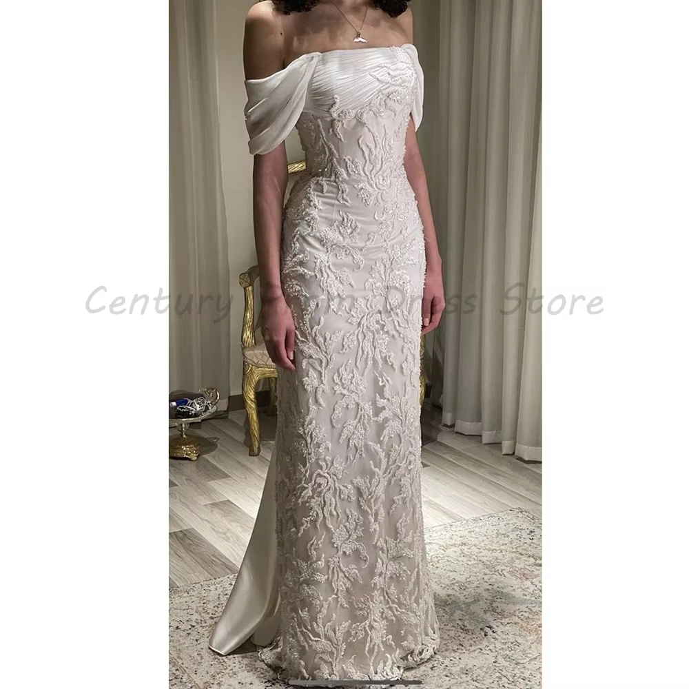 Robe de mariée sirène sans bretelles avec épaules dénudées, en tulle drapé, broderie de dentelle per