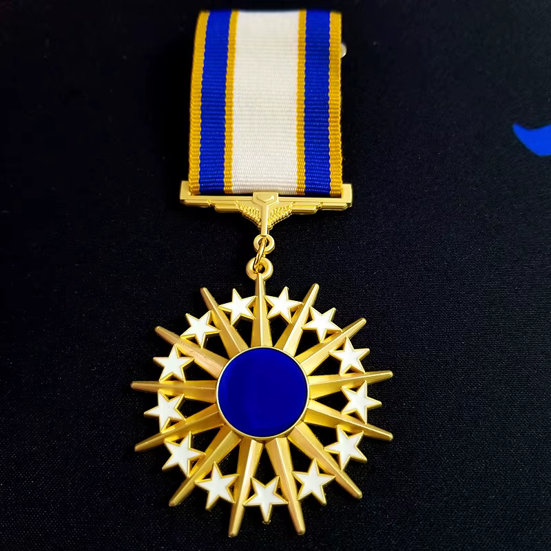 Matériau métallique de haute qualité, Design étoile dorée, médaille de Service distinguée de l'armée