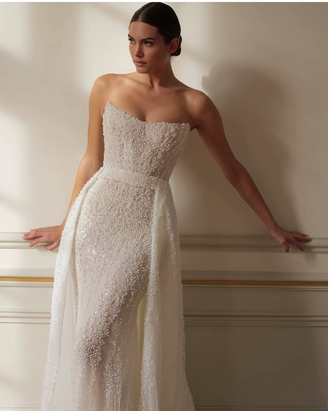 Robe de mariée personnalisée, belle et sexy, perlée, sans bretelles, sans manches, châle détachable,