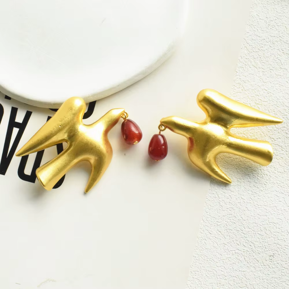 Boucles d'oreilles vintage en alliage métallique plaqué or en forme de colombe pour femmes, bijoux f