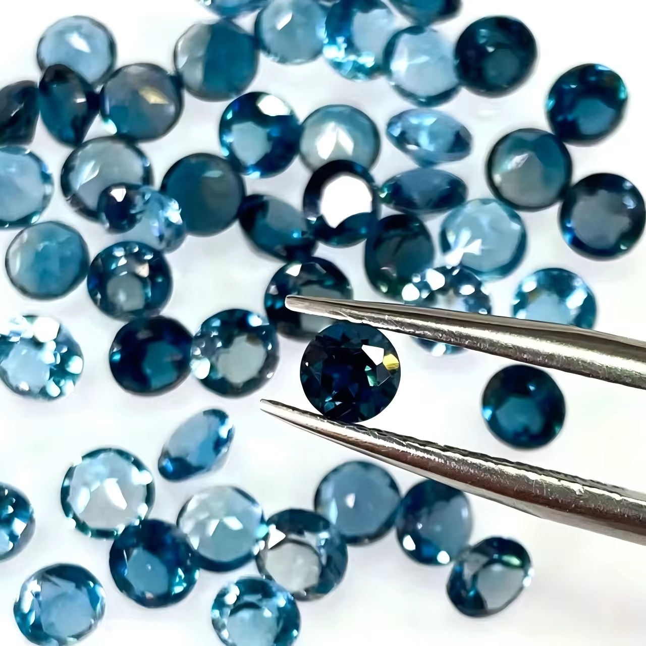 Vente en gros usine – Topaze bleue de Londres 100 % naturelle, véritable, taille brillant rond, pier