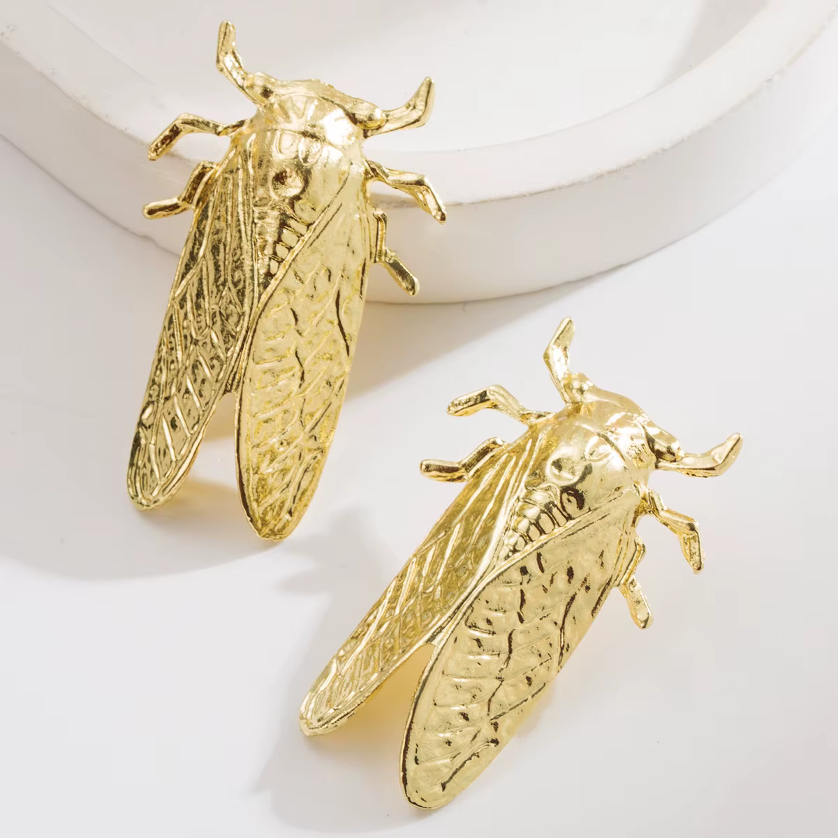 Digadagu métal Animal cigale boucles d'oreilles nouvelles femmes classique Vintage boucles d'oreille