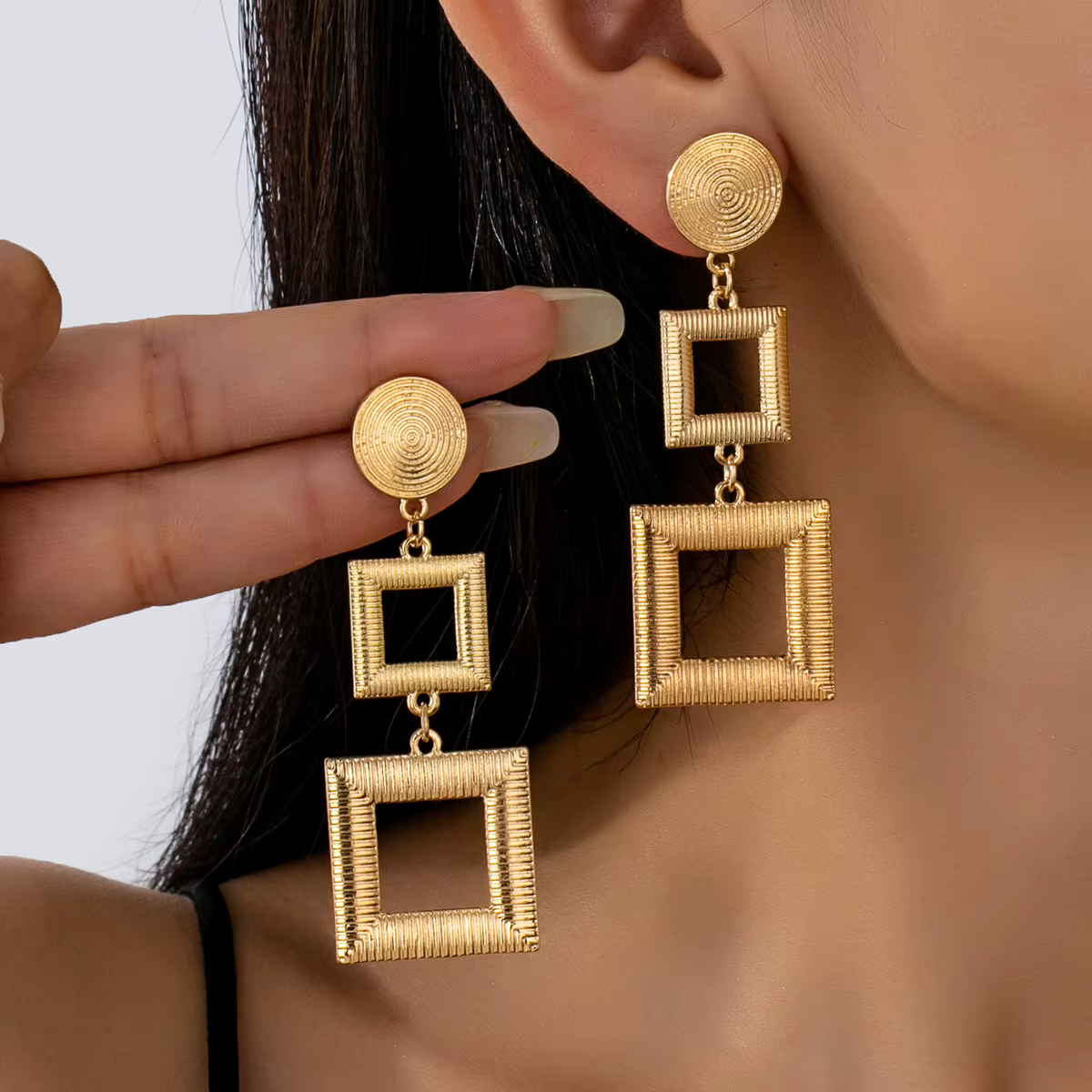 Boucles d'oreilles longues dorées à éléments géométriques, accessoire féminin, nouvelle collection, 