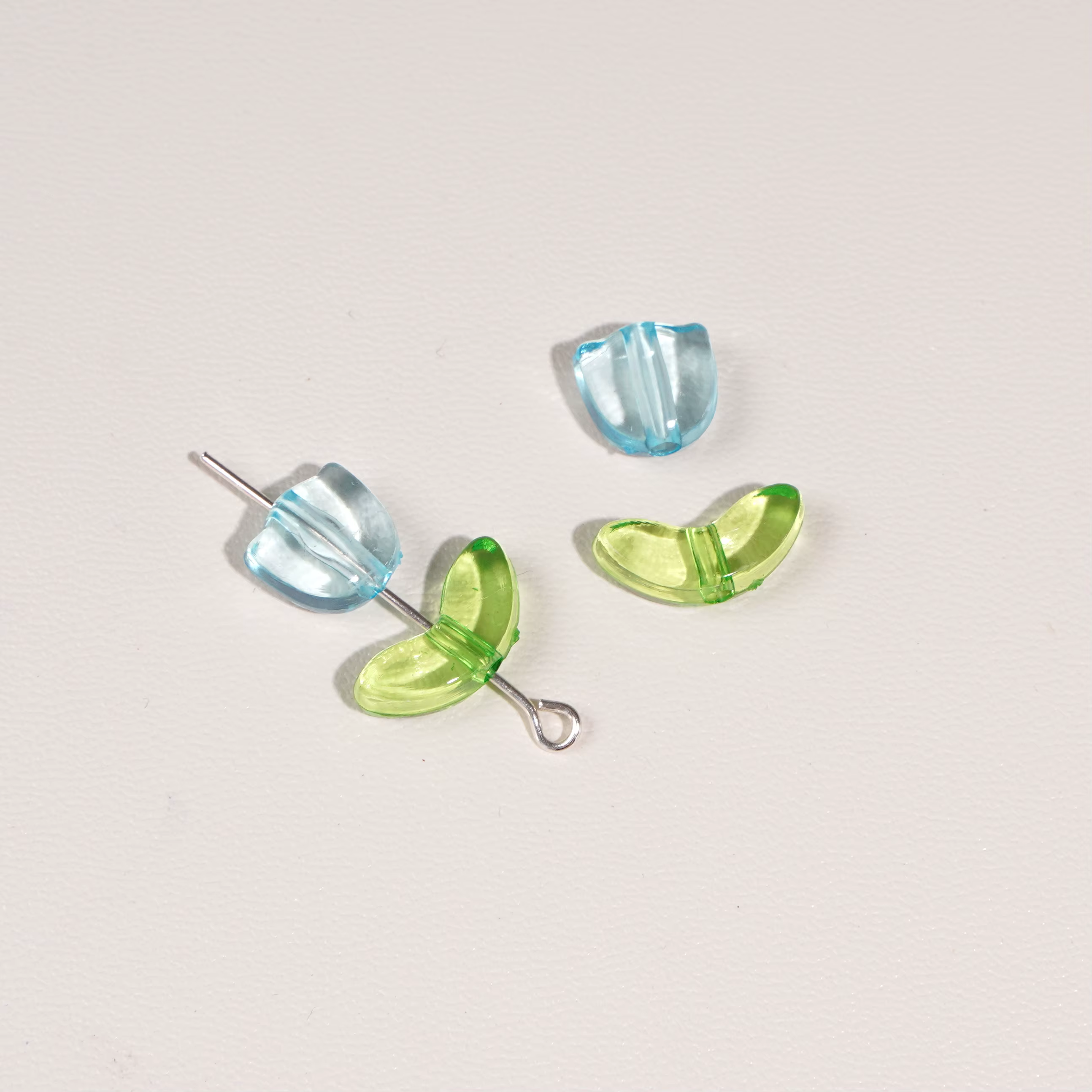 20 ensembles de perles décoratives en verre coloré en forme de tulipe, faites à la main, pour boucle