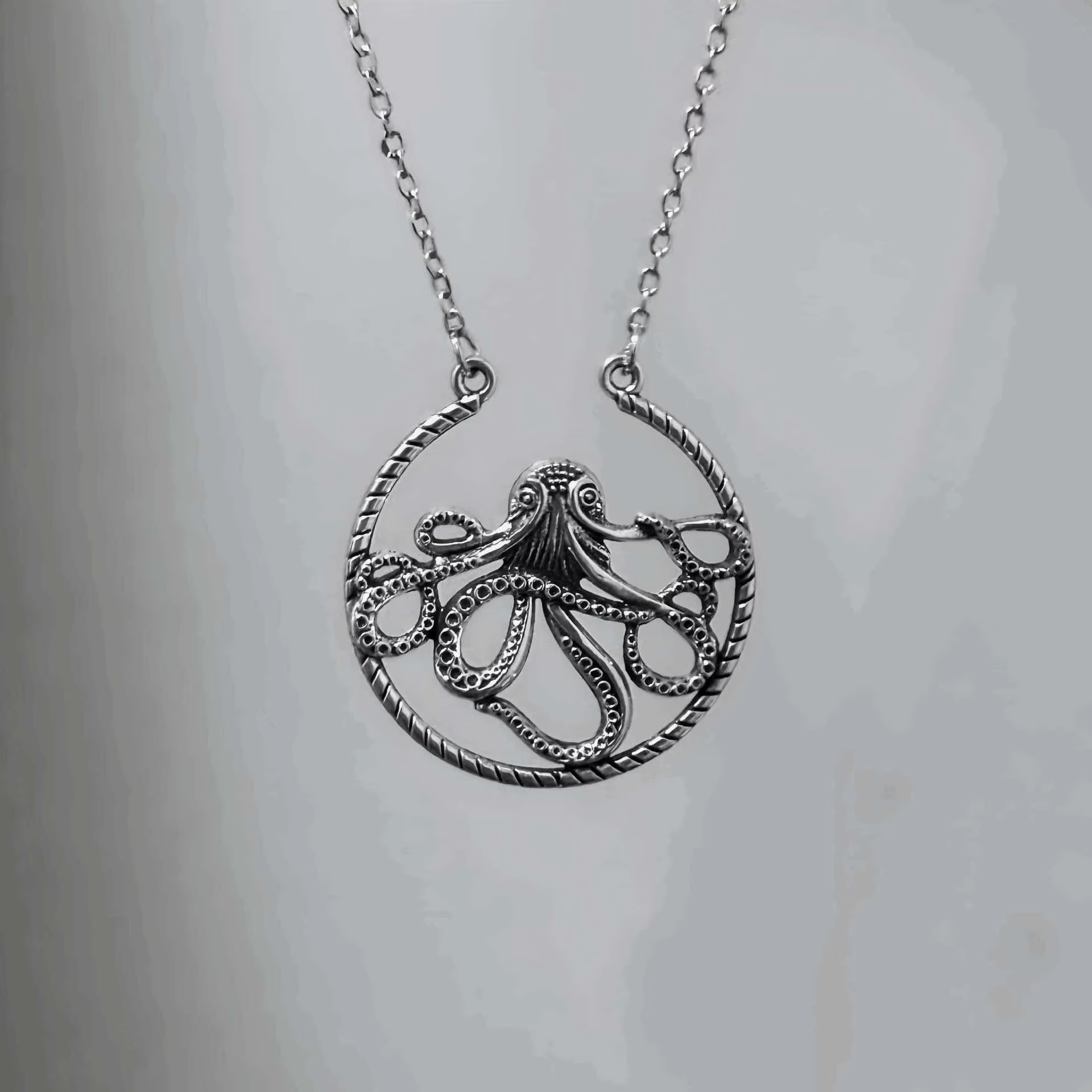 Collier pendentif pieuvre gothique en argent, bijou vintage punk en forme de cercle creux, animal ma
