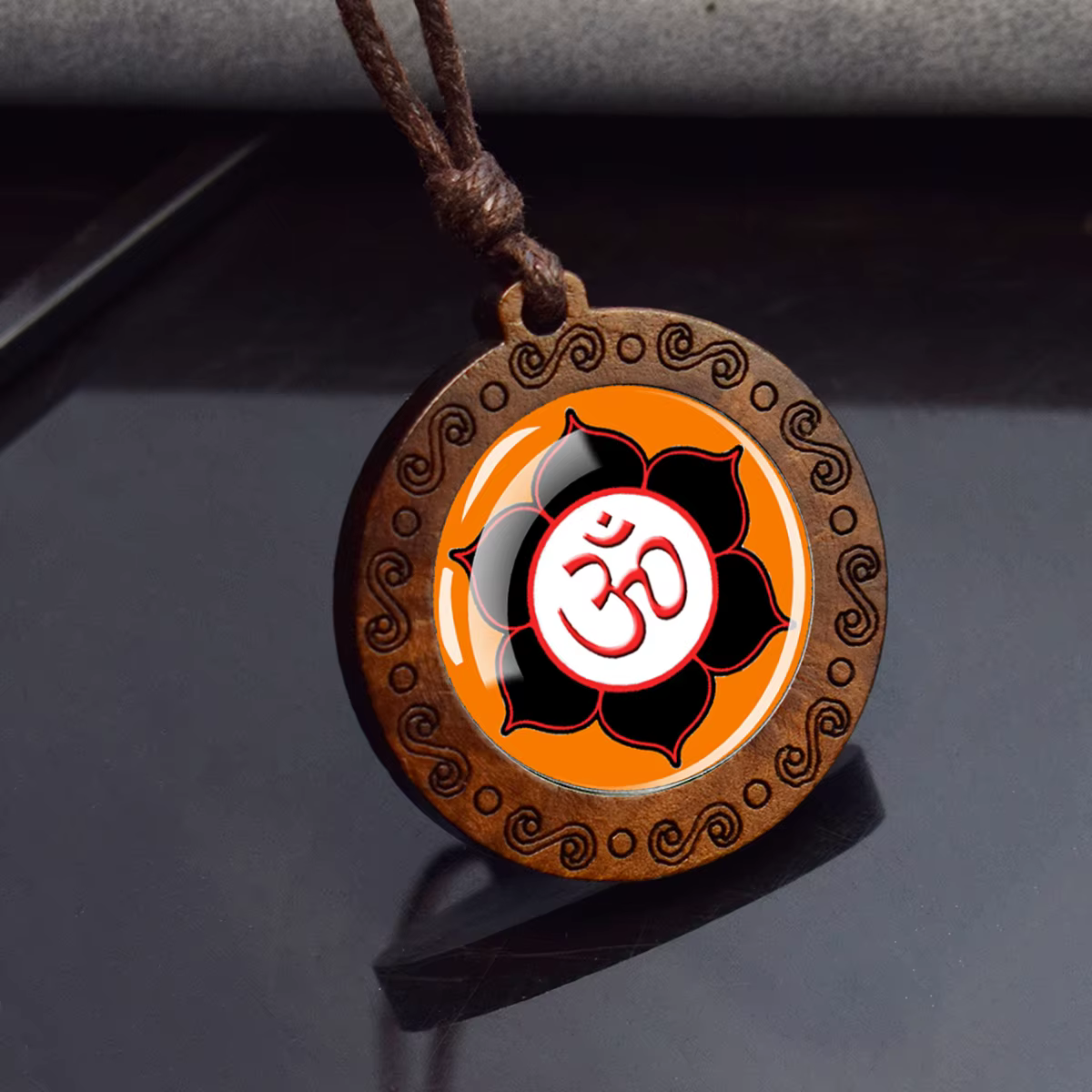 Collier pendentif en bois et verre, bijoux de méditation de yoga, hindouisme, symbole Om
