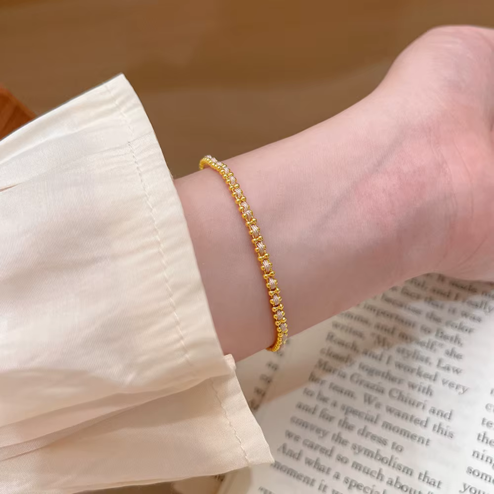 Bracelet de tissage de fil rouge avec bord doré, bijoux uniques et à la mode pour femmes, corde tres