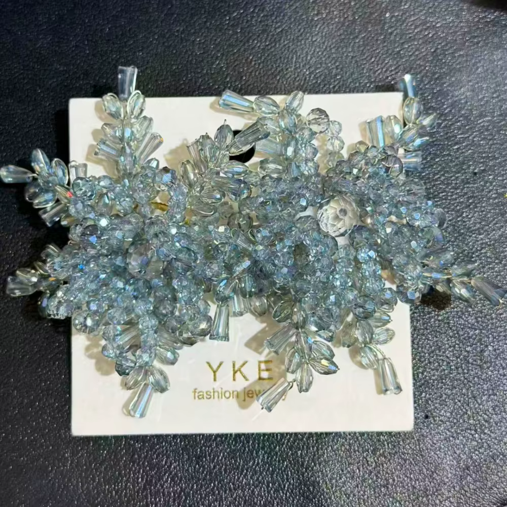 Boucles d'oreilles de mariée tendance en forme de flocon de neige, accessoires pour femmes, clous d'