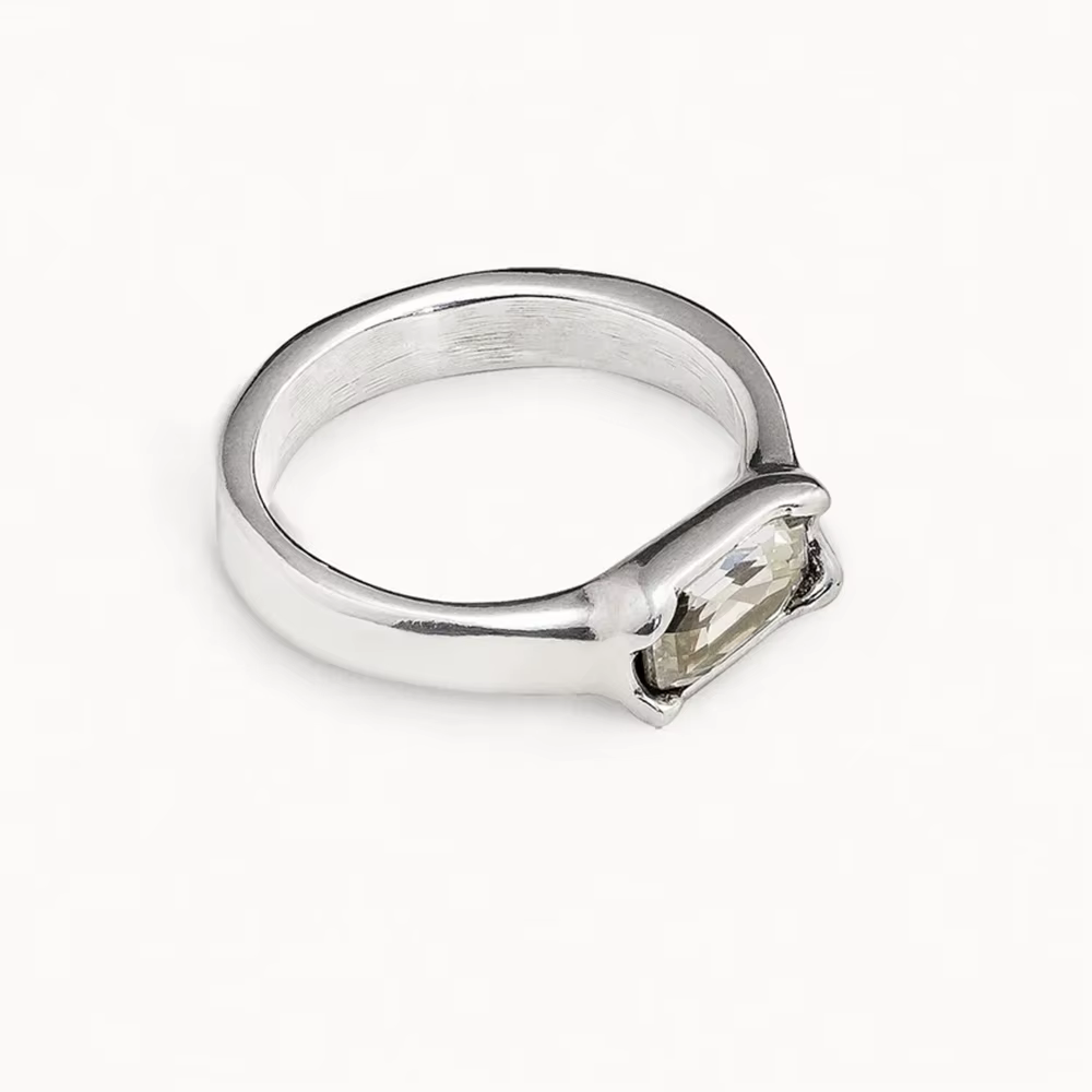Bague en pierres précieuses exquises, niche unique européenne et américaine, mode rétro, adaptée aux