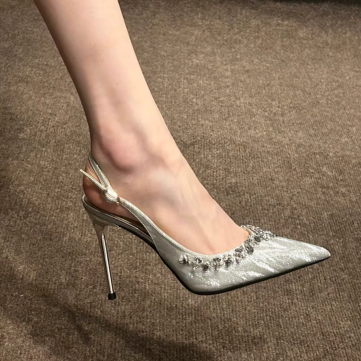 Femmes sandales été classique Champagne Banquet chaussures de mariage femmes Sexy strass Satin bout 