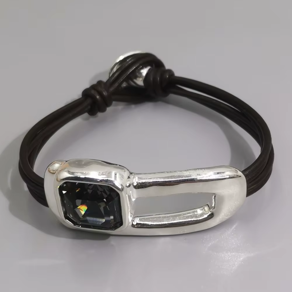 Espagnol été nouvelle haute beauté Unique argent géométrique noir cristal cuir corde Bracelet femmes
