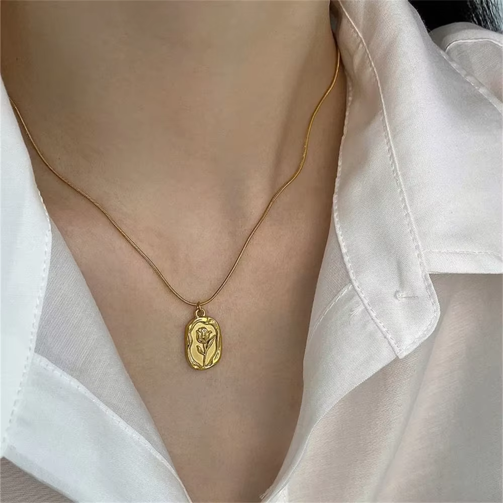 Collier avec pendentif Rose géométrique Simple pour femmes, Vintage, mode Boho, plaque dorée, chaîne