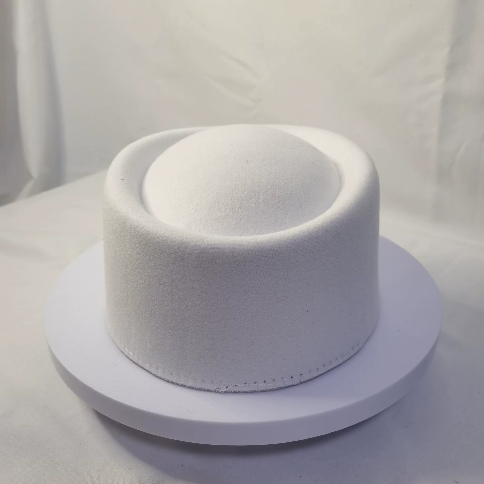 Chapeau d'hôtesse de mode pour femmes, Cloche en laine française rétro, chapeau dentelé pour Perform