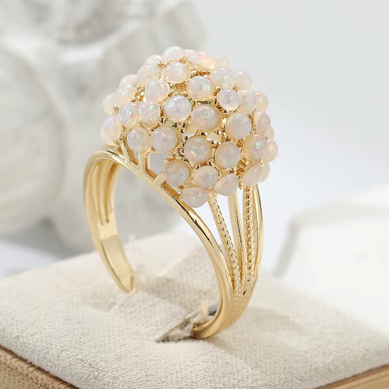 Bague élégante pour femme en imitation opale incrustée, couleur or tendance, géométrique, pour usage