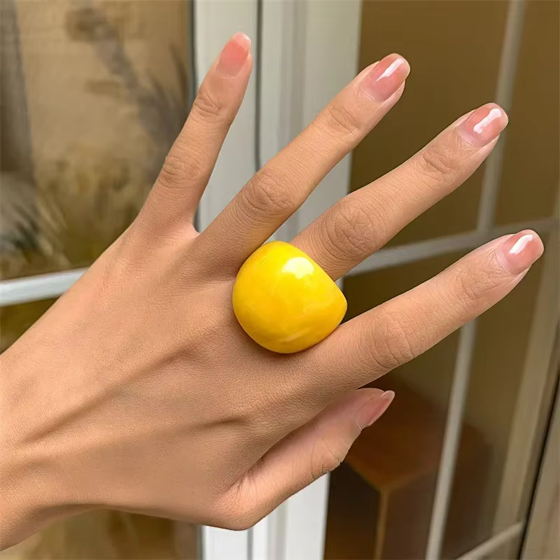 Bague géométrique exagérée en acrylique pour femme, bijoux à la main, accessoires classiques, docume