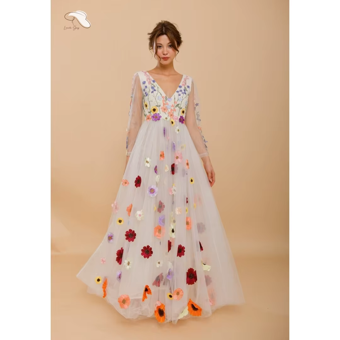 Robe de mariée blanche personnalisée Lorinda, col en V, broderie florale, tulle, manches longues tra