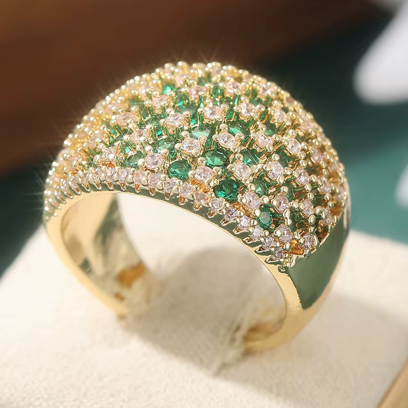 Bague élégante plaquée or avec zircone synthétique verte brillante incrustée pour femme, accessoire 