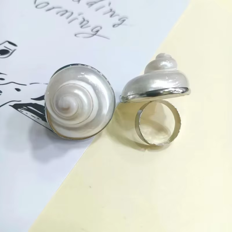 Bague en nacre naturelle pour femme, bague réglable unisexe, cadeau d'anniversaire, Halloween, Noël