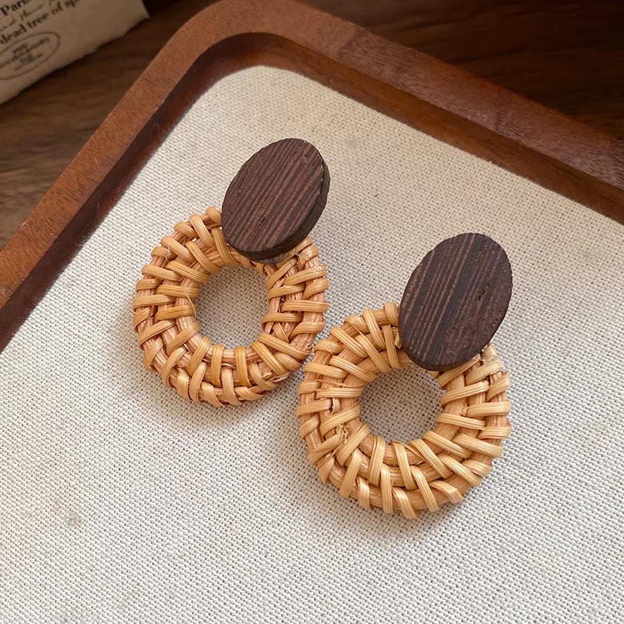 Boucles d'oreilles rondes ethniques vintage en bois et rotin, bijoux d'oreille bohèmes élégants et l