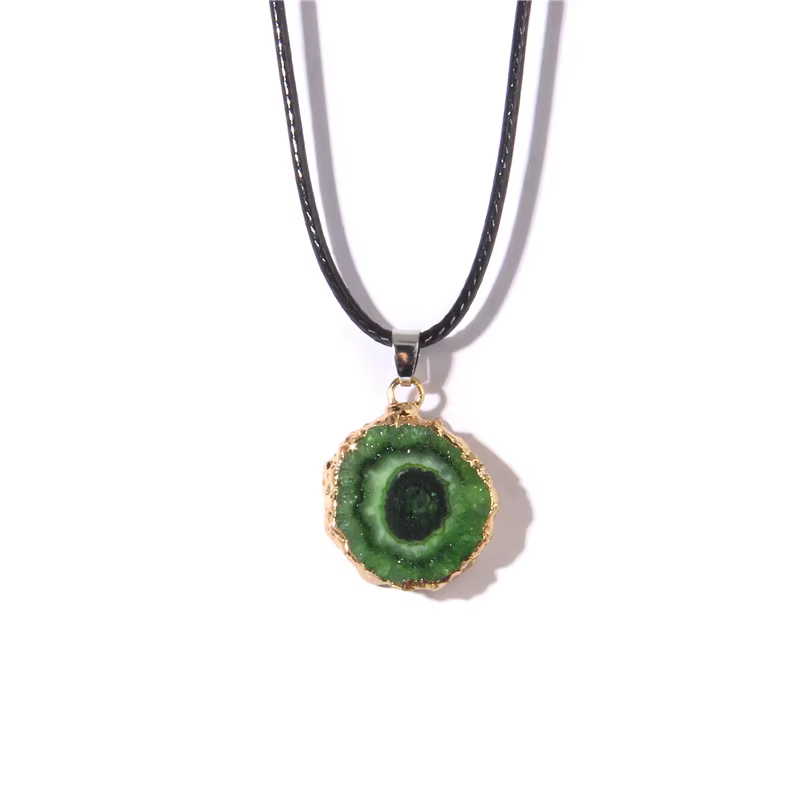 Collier pendentif en grappe d'agates Lomzy vertes naturelles avec boucles d'oreilles, géode irréguli