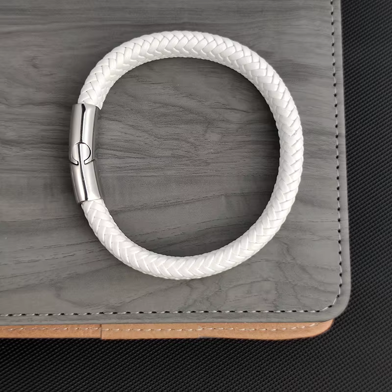 Bracelet tressé en cuir blanc Simple pour hommes, fermoirs à boucle en acier inoxydable, fait à la m