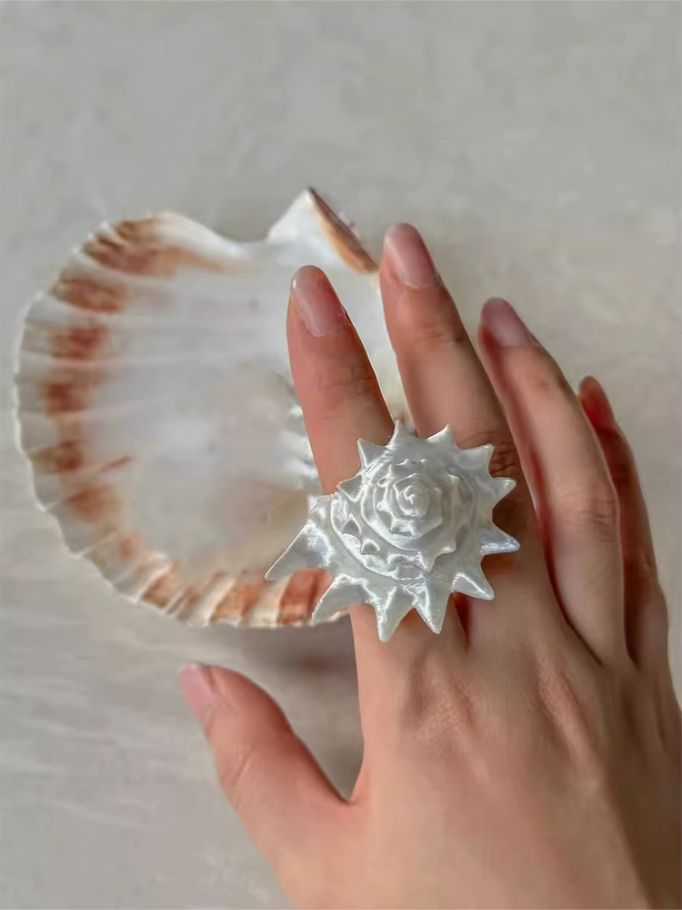 ZHUHE L'anneau conque de style rétro est un accessoire de bijoux parfait pour les femmes et un cadea