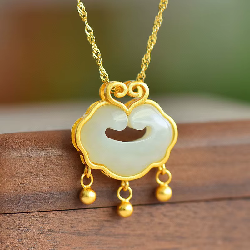 Collier en argent incrusté de style chinois classique, Hetian blanc naturel, pendentif Ruyi diversif