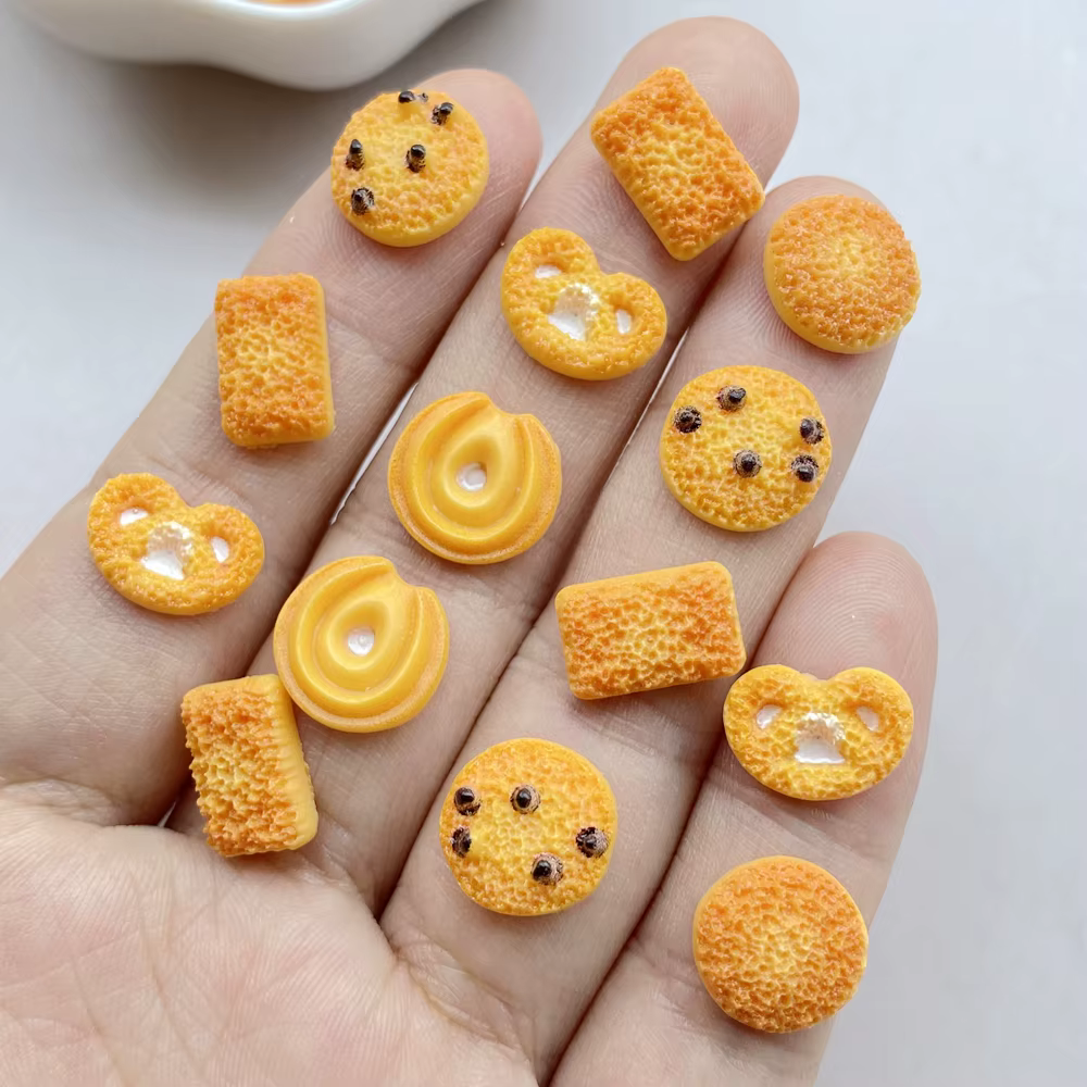 50 pièces mignon Mini dessin animé simulé biscuits Nail Art résine concepteur breloques bricolage ar