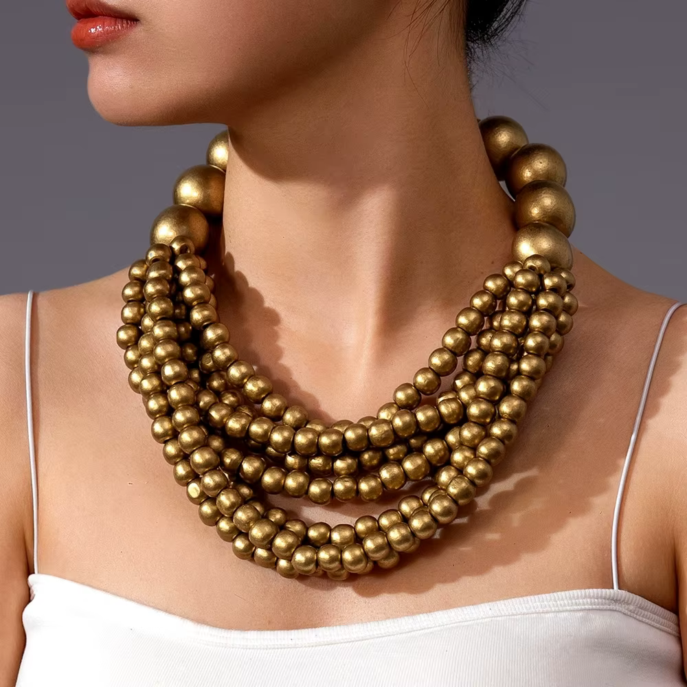 Bijoux Africains Tendance 2025 : Collier Multicouche Fait Main en Bois et Perles Style Bohème Ethniq