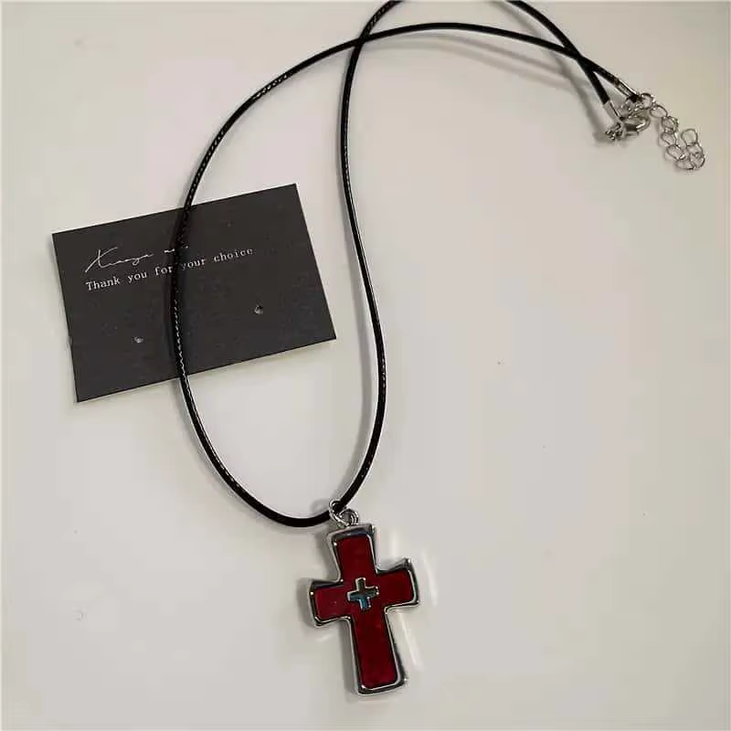 Colliers néo-gothiques en forme de cœur rouge, pendentif croix troupeau, corde noire, chaîne de perl