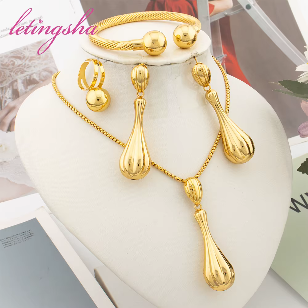 Collier, bracelet, bague et boucles d'oreilles en perles, bijoux plaqués or, ensemble de 4 pièces, a