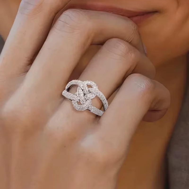 Bague torsadée haut de gamme pour femmes, bijoux de luxe en zircone entrelacée, bague minimaliste en