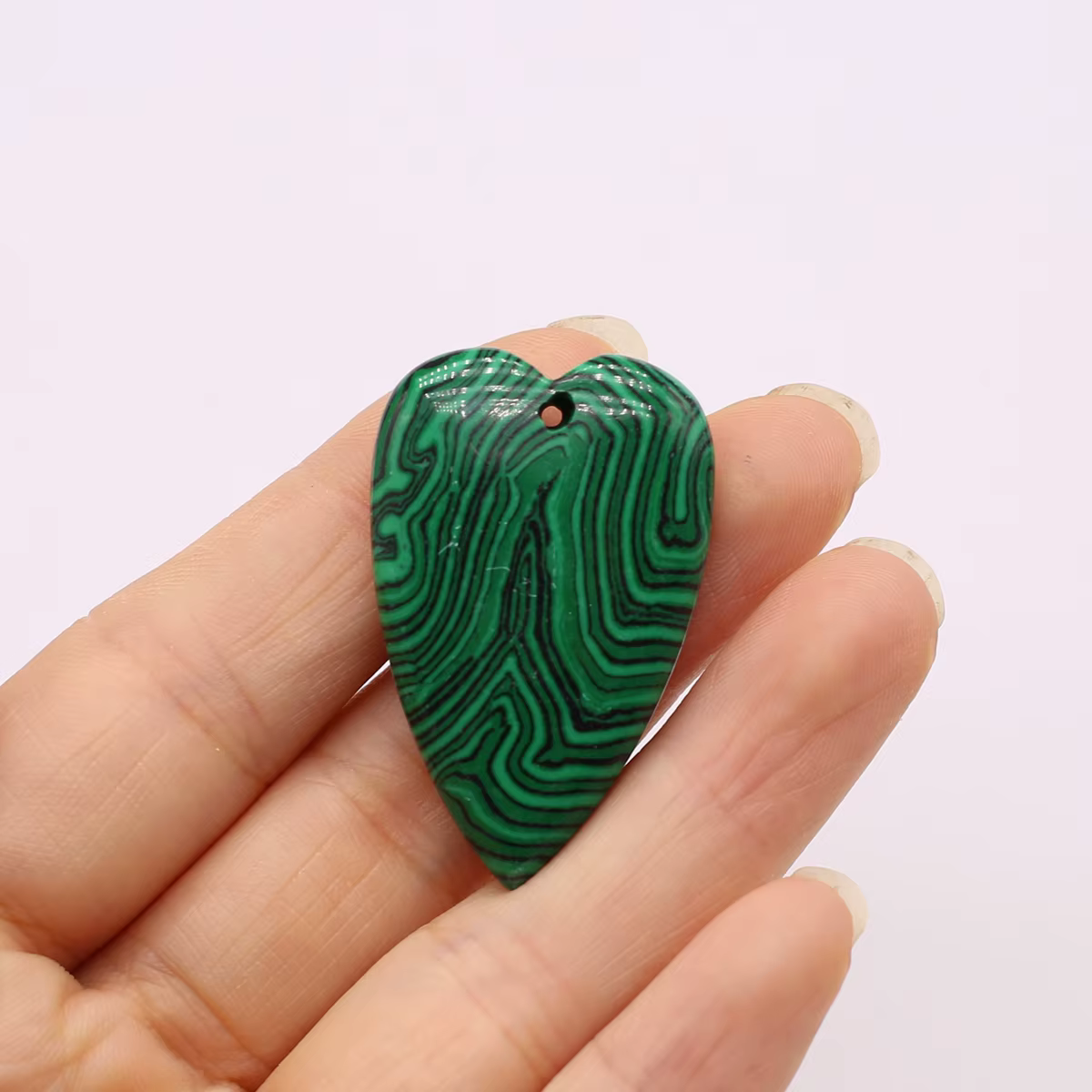 Pendentif en pierre précieuse d'amour naturel, coeur, agate, sculpté à la main, cadeau délicat pour 