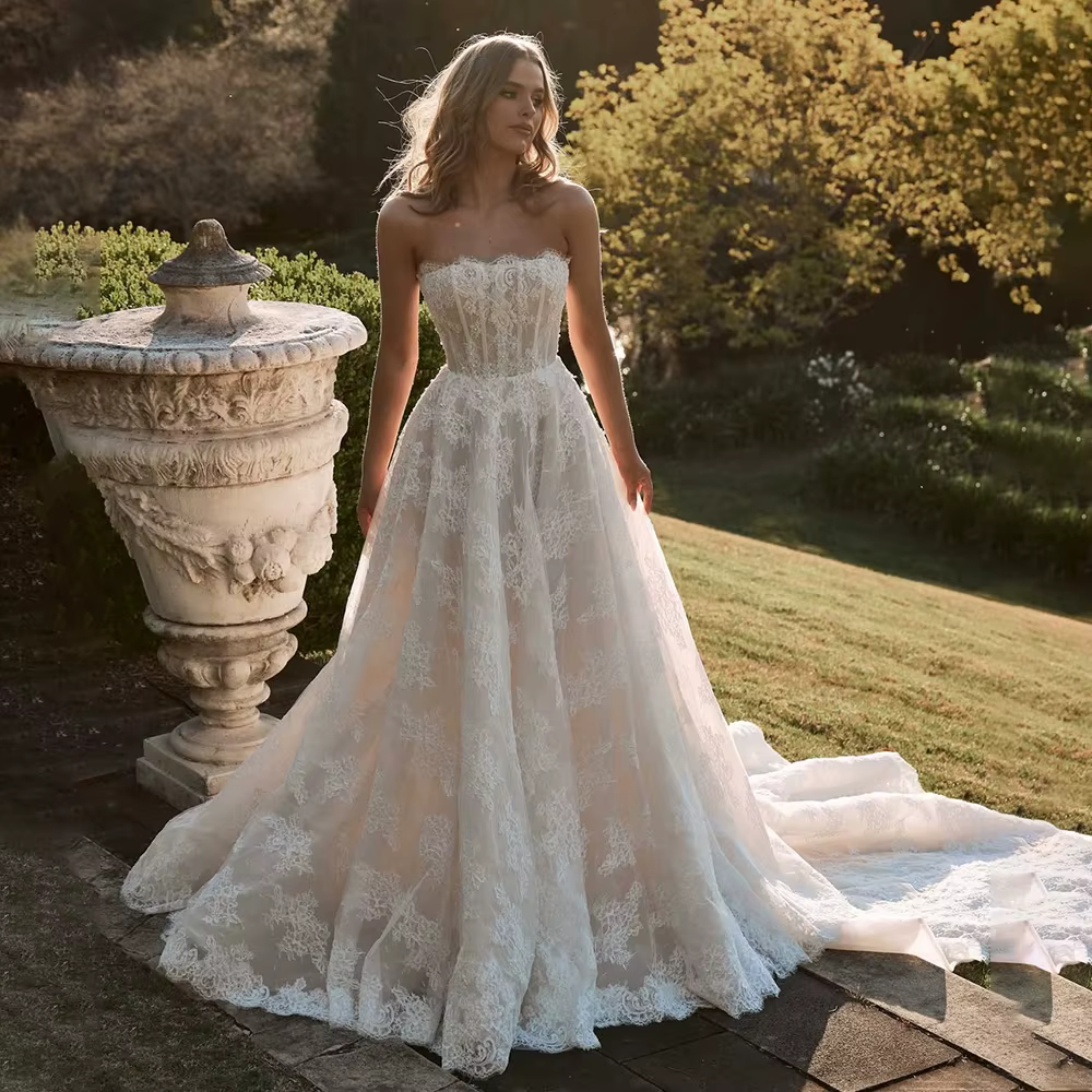 Robe de mariée personnalisée en dentelle sans bretelles, coupe trapèze, sans manches, dos nu, robe d