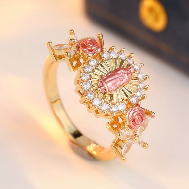Bague en relief avec figurine de rose et de Vierge Marie, faite à la main, incrustée de Zircon synth