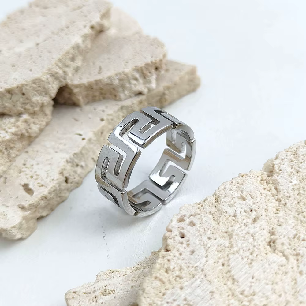 Bague pour hommes plaquée or en acier inoxydable, élégante et charmante, bague pour femmes à motif s