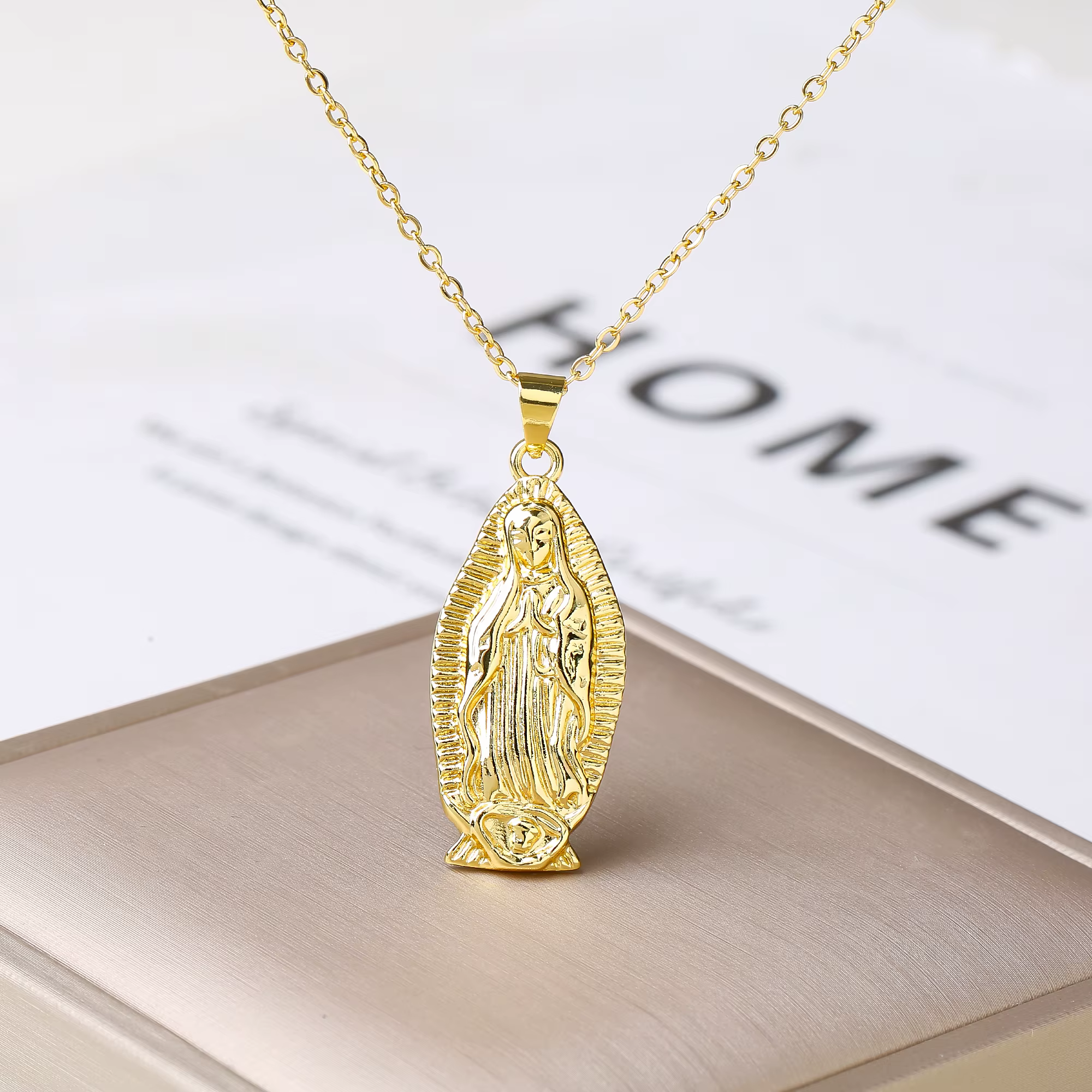 Collier pendentif élégant et luxueux Notre-Dame de Guadalupe Jésus Ange Vierge Marie pour hommes et 